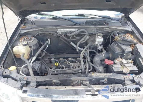 2011 Ford Escape Xlt from USA, damaged, VIN 1FMCU0D71BKC59821